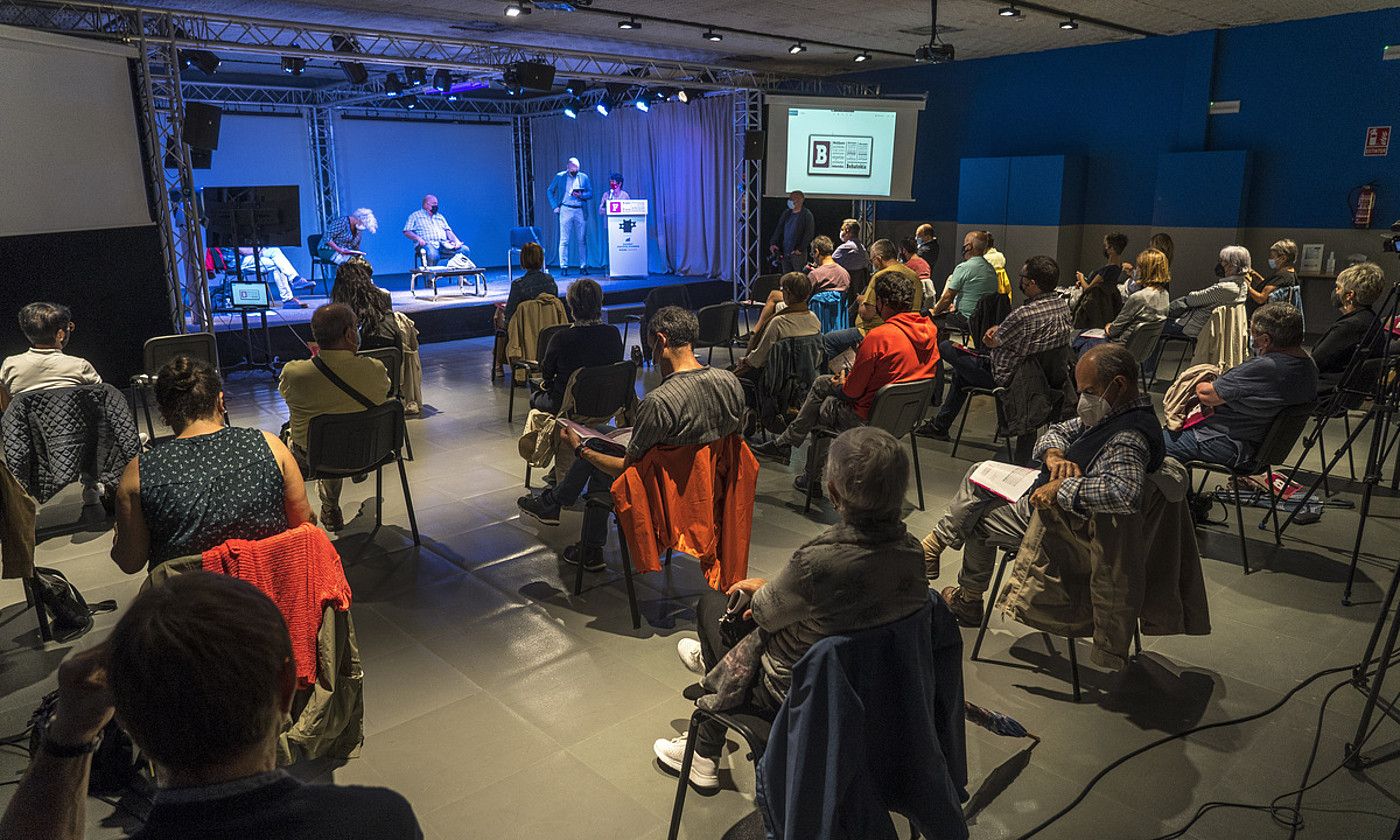 Foro Sozial Iraunkorrak antolaturiko mahai ingurua, atzo, Donostiako Zientzia Museoan. ANDONI CANELLADA / FOKU.