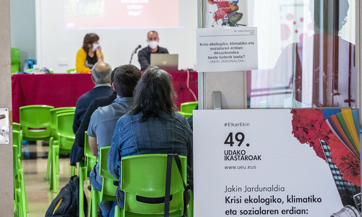 UEUk urtero antolatzen dituen Jakin jardunaldiak Usurbilgo Udaberri ikastolan egin dituzte. MARISOL RAMIREZ / FOKU. UEUk urtero antolatzen dituen Jakin jardunaldiak Usurbilgo Udaberri ikastolan egin dituzte. MARISOL RAMIREZ / FOKU.