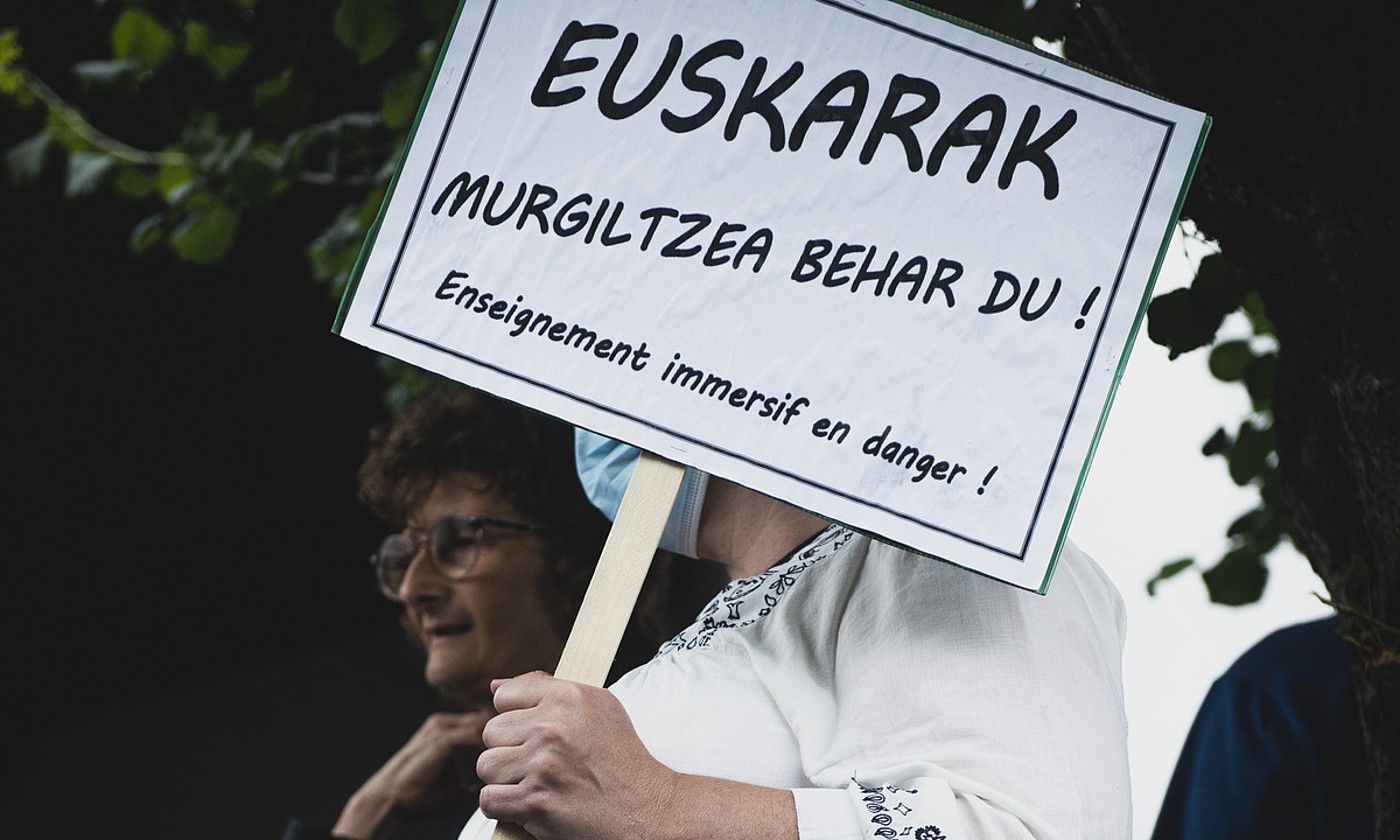 Murgiltze ereduaren aldeko protesta bat, Ortzaizen. GUILLAUME FAUVEAU.