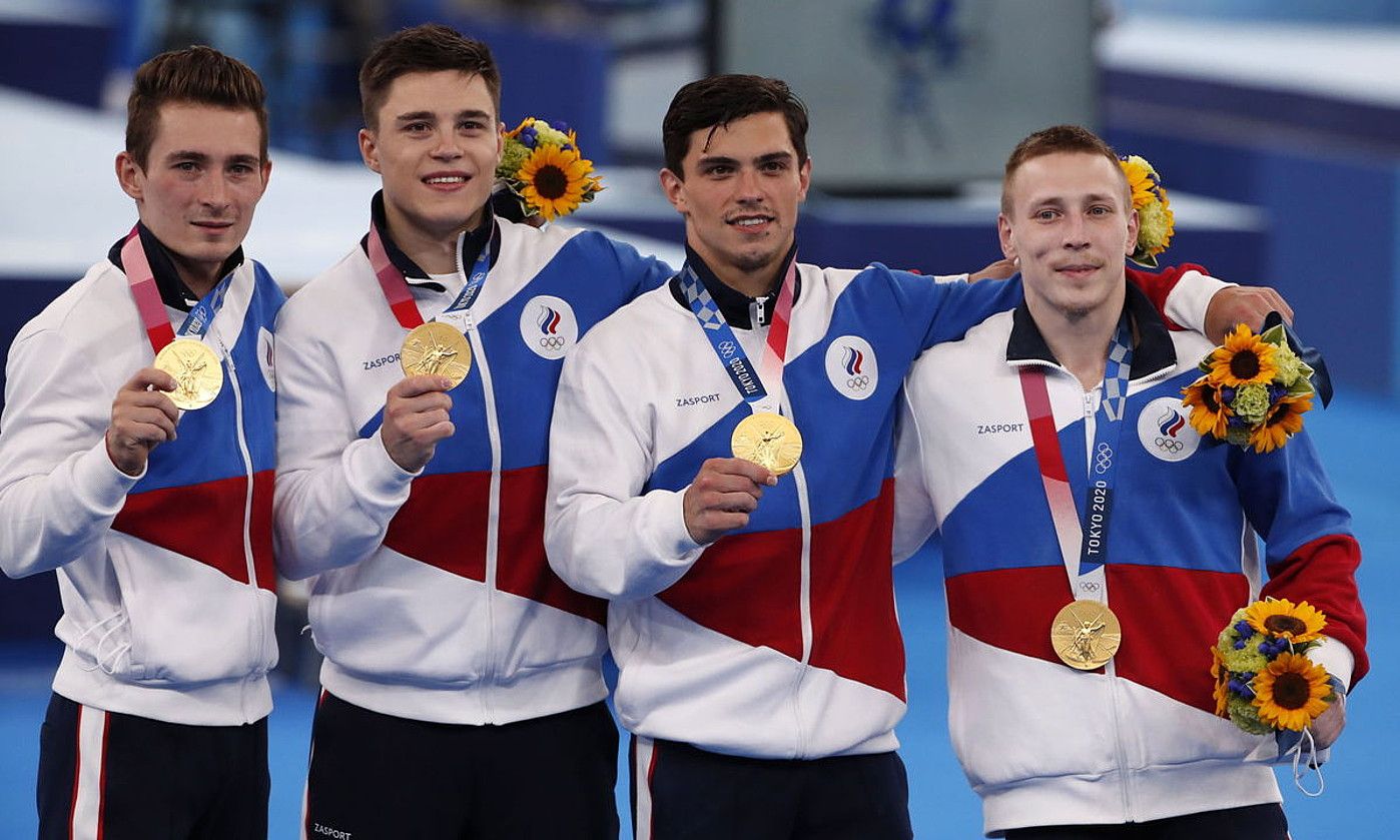 David Beliavski, Nikita Nagorni, Artur Dalaloian, Denis Abliazin gimnastak, taldekako urrezko dominarekin. TATIANA ZENKOVITX.