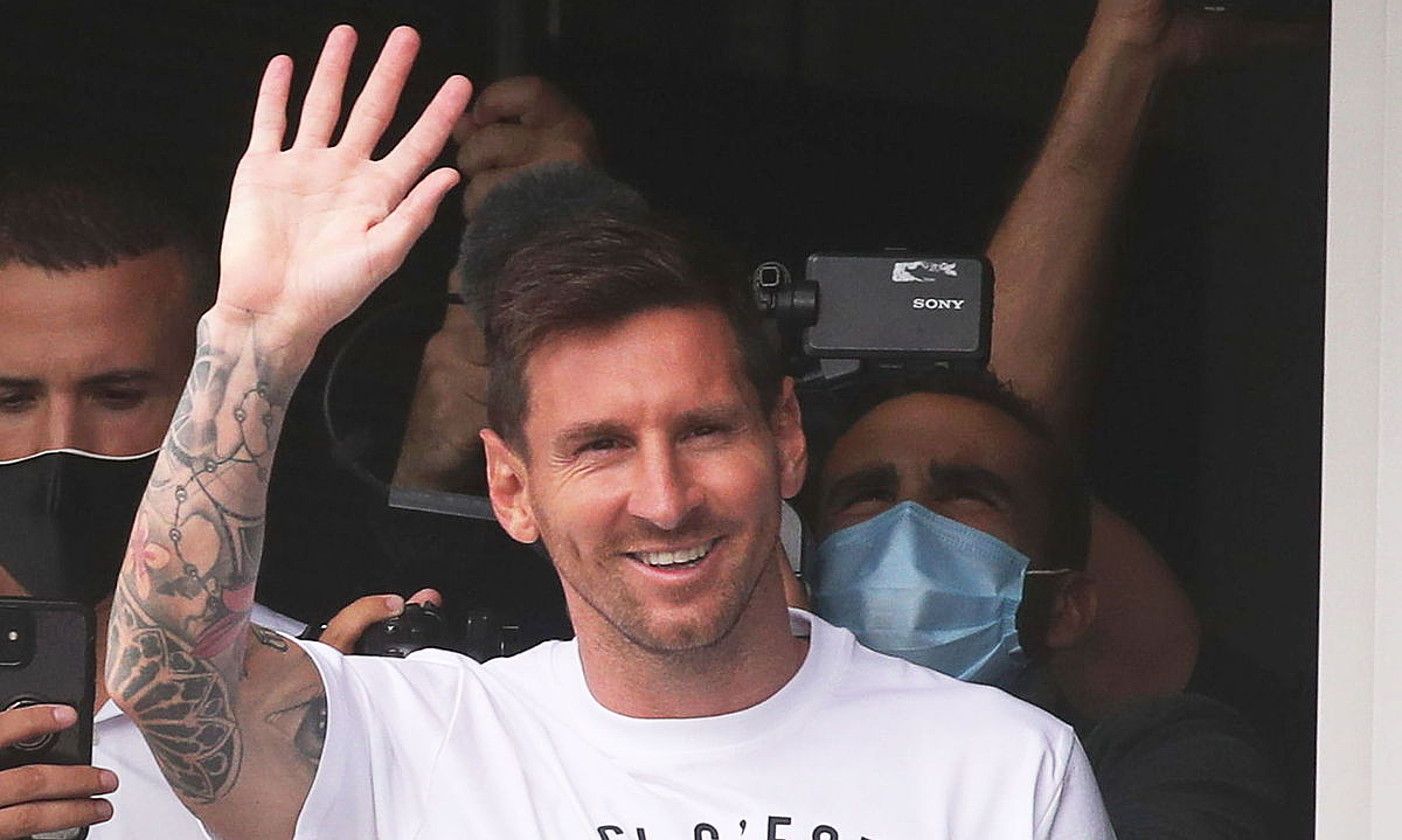 Messi, Parisera iritsi berritan, atzo. EFE.