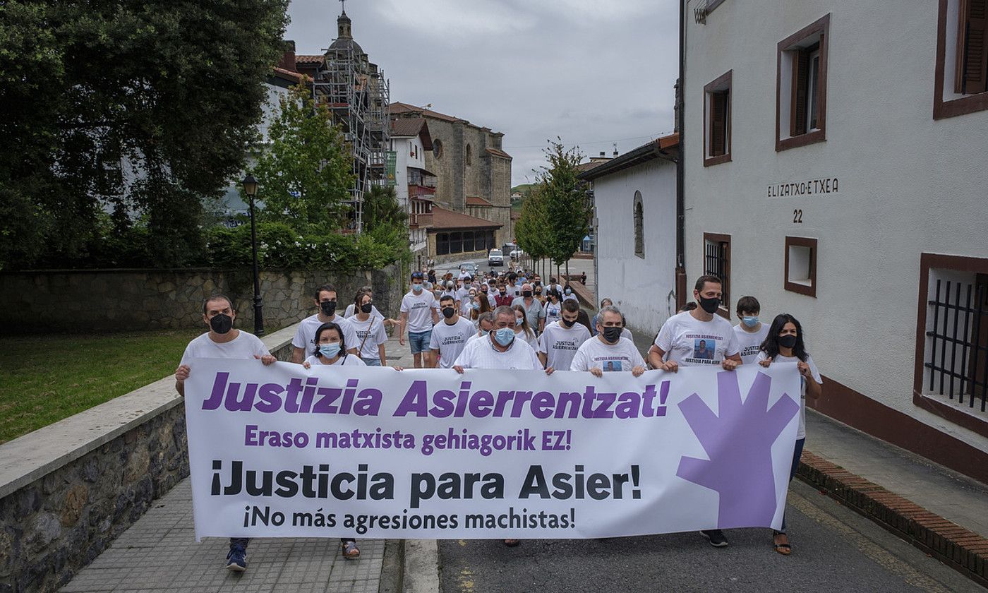 Manifestazioa, atzo, Urnietan. JON URBE / FOKU.