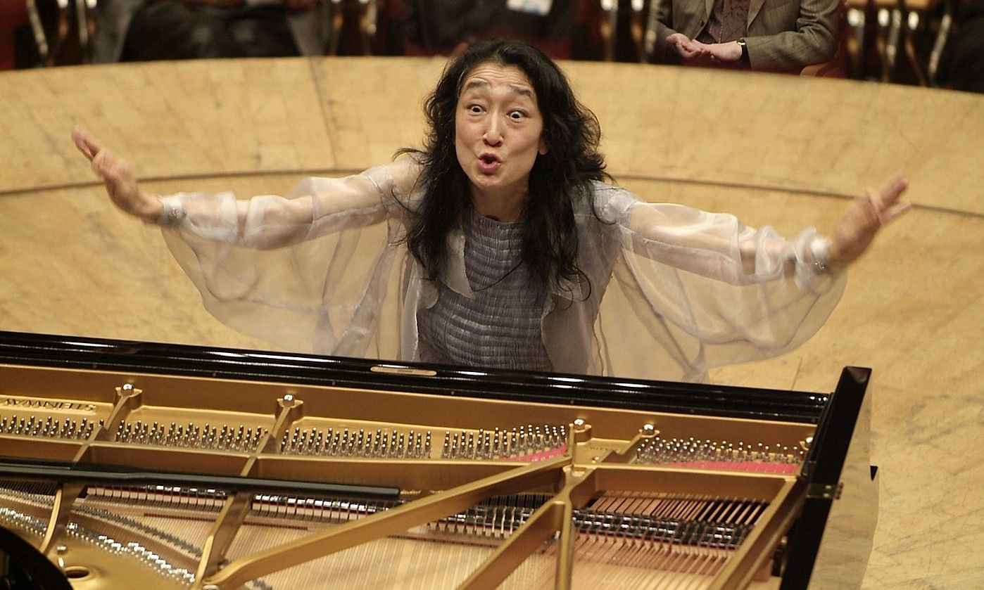 Mitsuko Uchida, artxiboko argazki batean. HYOU VIELZ.