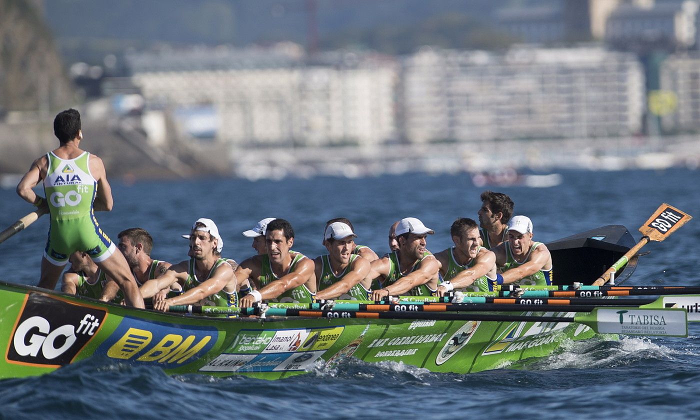 Hondarribia taldeko ontzia, iazko sailkapen estropadan. Azken hiru urteetan hark irabazi du Kontxa. JUAN CARLOS RUIZ / FOKU. Hondarribia taldeko ontzia, iazko sailkapen estropadan. Azken hiru urteetan hark irabazi du Kontxa. JUAN CARLOS RUIZ / FOKU.