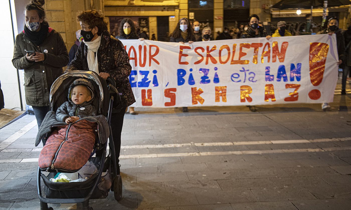 Euskarazko haur eskolen aldeko elkarretaratze bat, Iruñean. JAGOBA MANTEROLA/ FOKU.