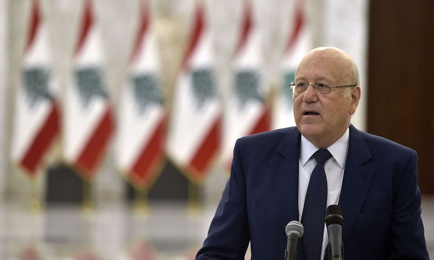 Najib Mikati, gobernua osatzeko eginbeharra hartu berritan, uztailean. AEL HAMZEH / EFE. Najib Mikati, gobernua osatzeko eginbeharra hartu berritan, uztailean. AEL HAMZEH / EFE.