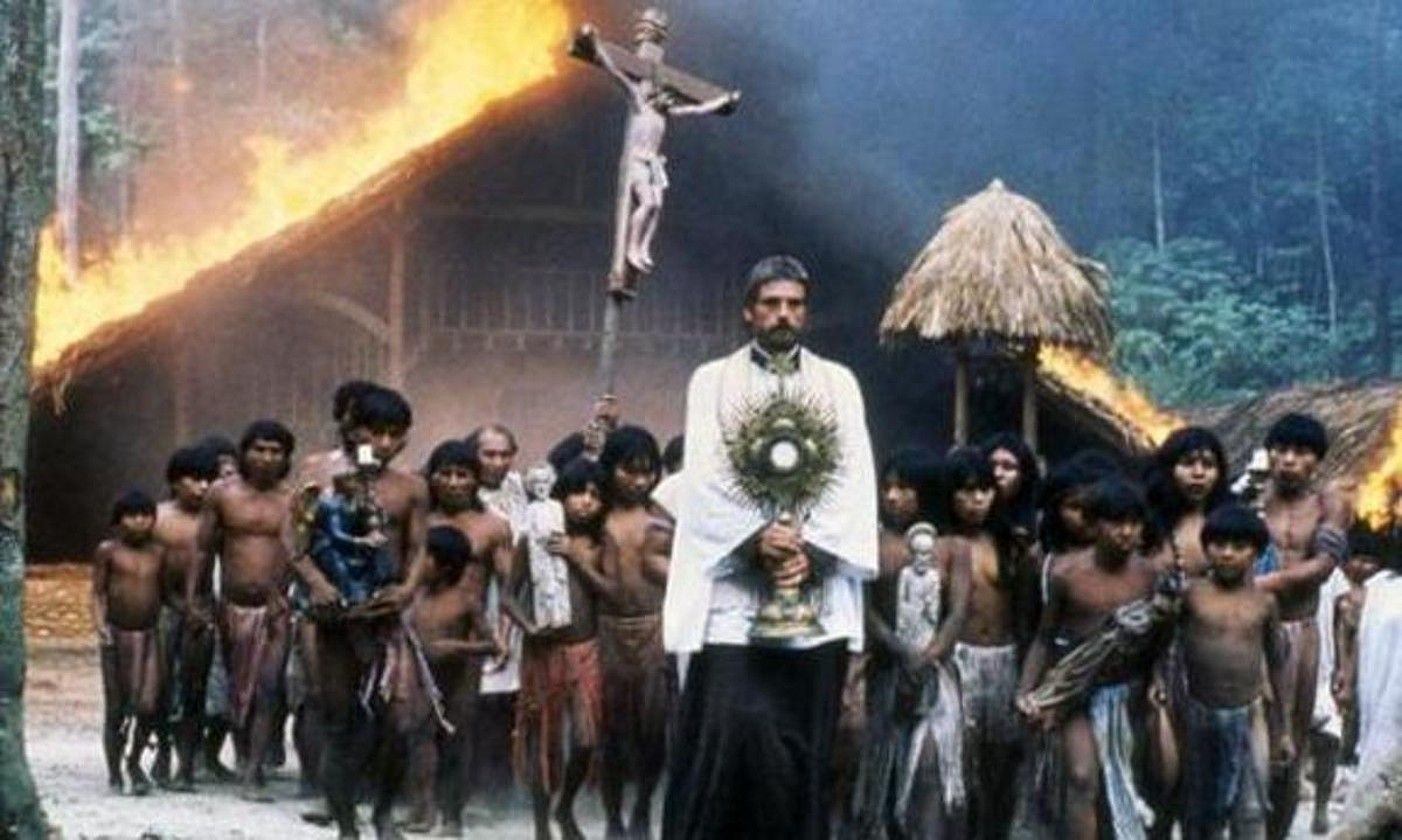 Roland Jofferen The Mission (1986) filmaren fotograma bat. BERRIA.