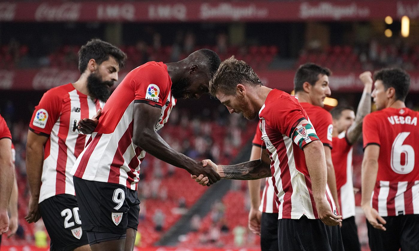 Muniain eta Iñaki Williams, gol bat ospatzen, Mallorcaren aurka. ARITZ LOIOLA / FOKU.