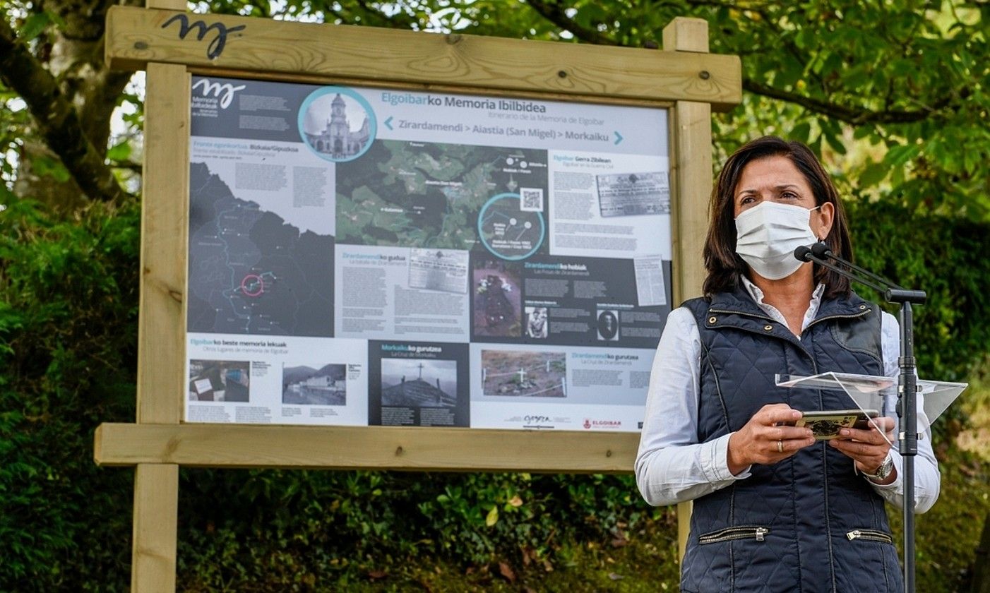 Beatriz Artolazabal, herenegun, Elgoibarko Memoria Ibilbidearen aurkezpen ekitaldian. IREKIA.
