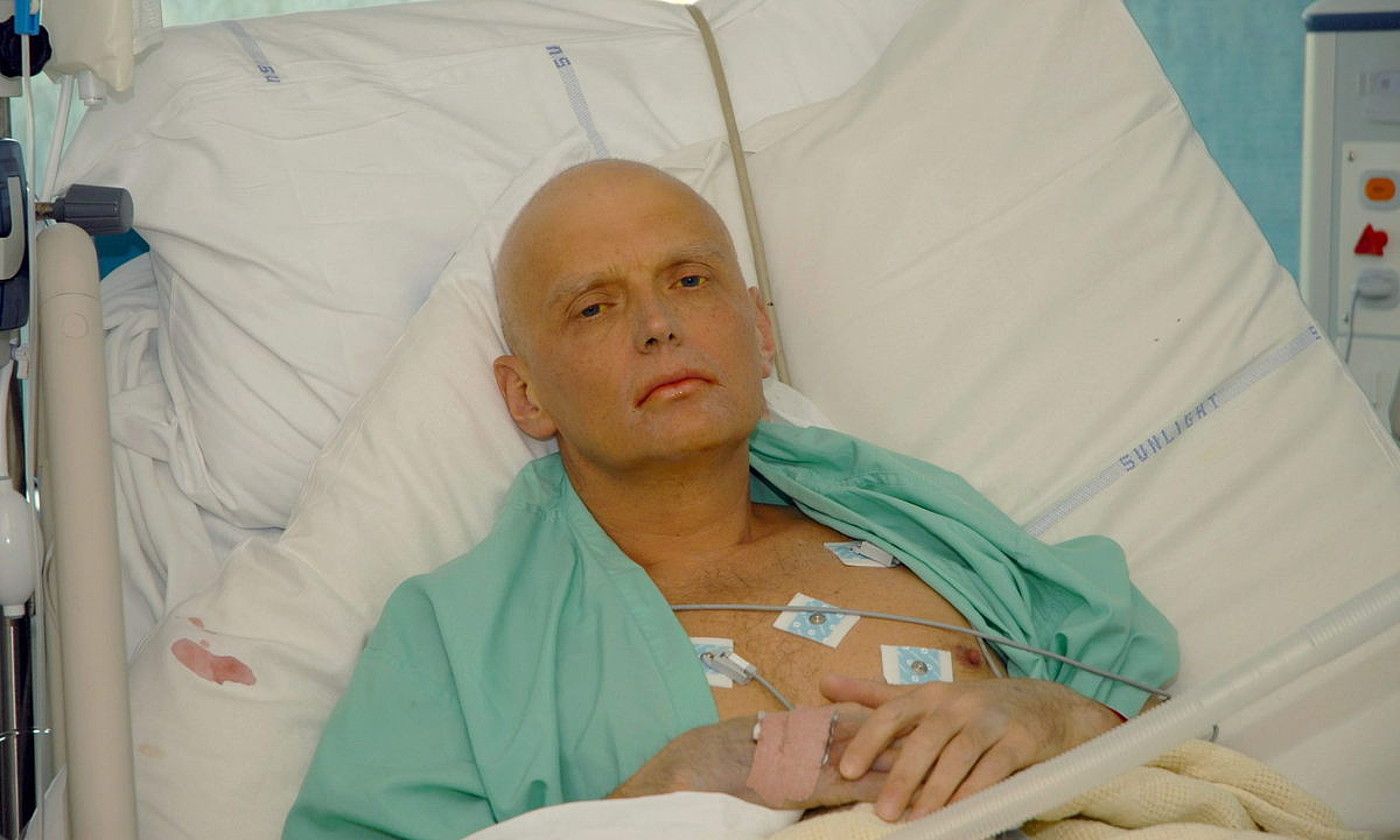 Aleksandr Litvinenko errusiar espioi ohia, 2006ko azaroan, pozoitua izan eta egun gutxira, Londresko Unibertsitate Ospitalean. EFE.
