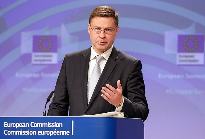 Valeris Dombrovskis Europako Batzordeko lehendakariordea, gaur, Bruselan. STEPHANIE LECOCQ / EFE
