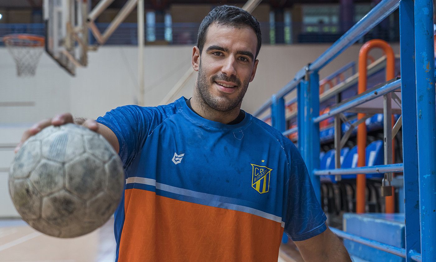 Ander Ugarte Bidasoa taldeko jokalaria, atzo, Artalekun. ANDONI CANELLADA / FOKU. Ander Ugarte Bidasoa taldeko jokalaria, atzo, Artalekun. ANDONI CANELLADA / FOKU.