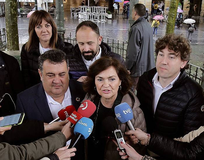 Idoia Mendia, Denis Itxaso, Eneko Andueza, Ernesto Gasco eta Carmen Calvo, artxiboko argazkian. GORKA ESTRADA / EFE.