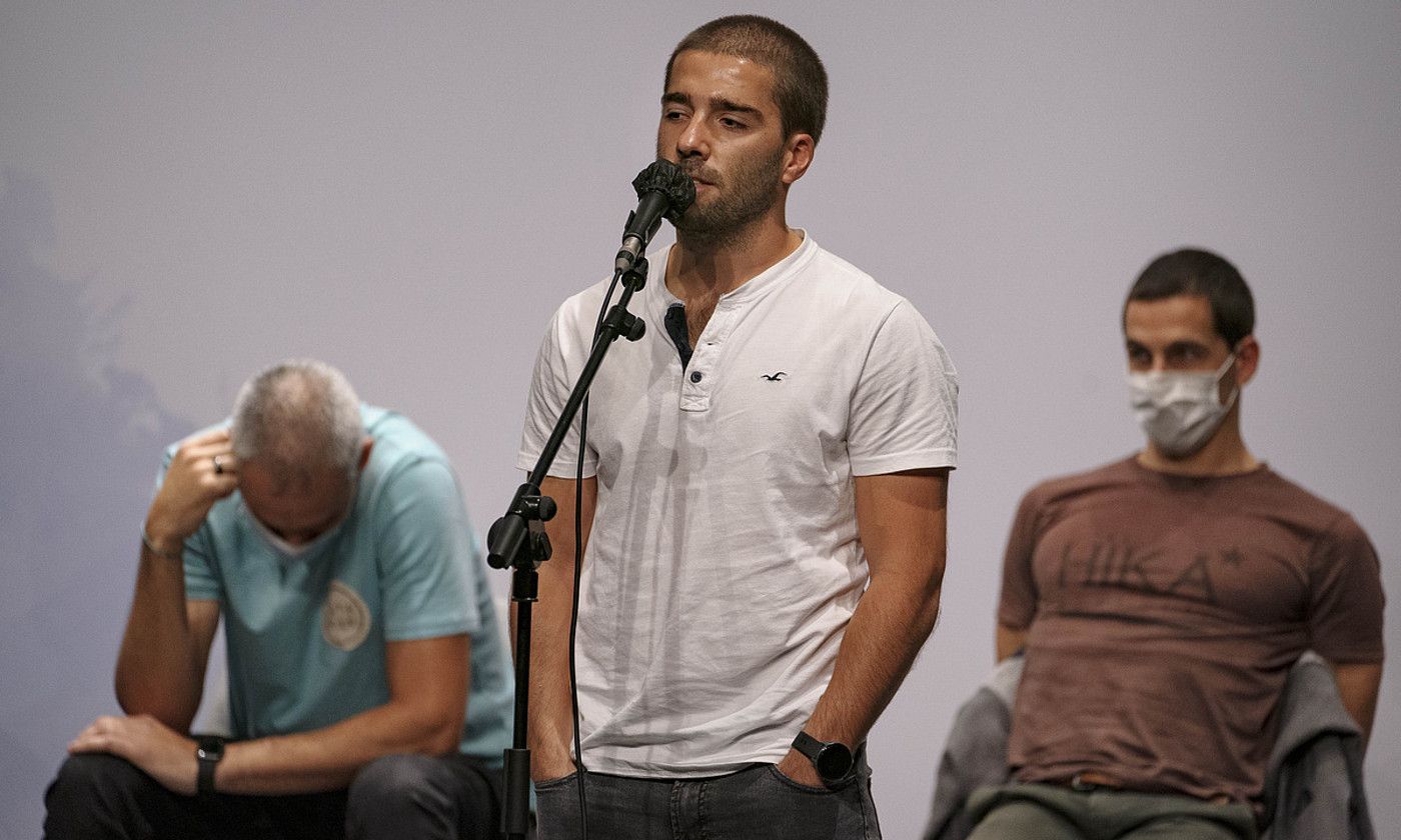 Imanol Uria kantuan, atzo, Elorrion. ARITZ LOIOLA / FOKU. Imanol Uria kantuan, atzo, Elorrion. ARITZ LOIOLA / FOKU.