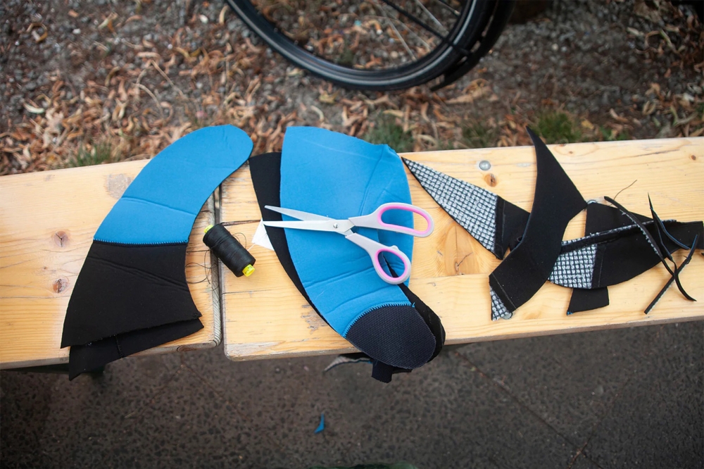 Arropa soberakinekin produktu berriak ekoizteari esaten zaio 'upcycling'. LANGBRETT Arropa soberakinekin produktu berriak ekoizteari esaten zaio 'upcycling'. LANGBRETT