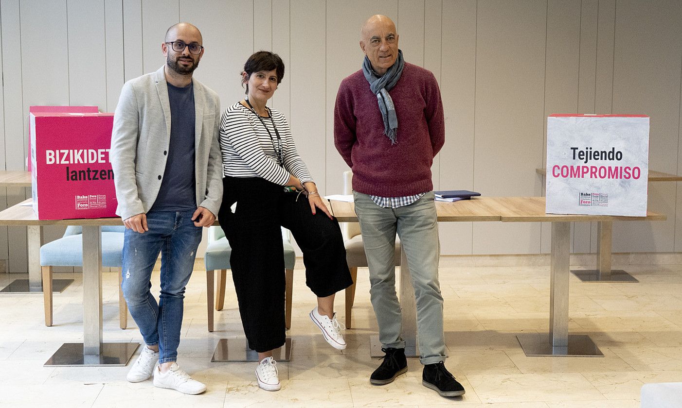 Foro Sozialak egindako aurkezpena, atzo, Gasteizen. RAUL BOGAJO / FOKU.