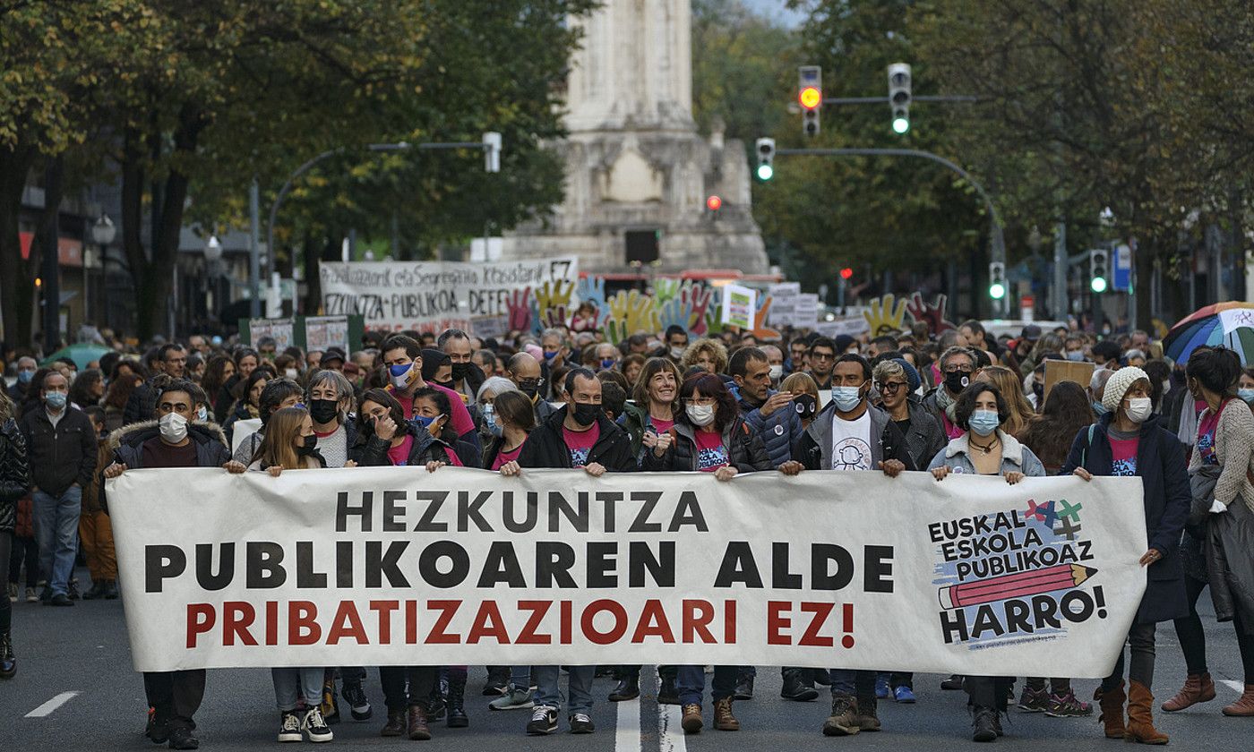 Manifestazioaren burua, atzo, Bilbon. ARITZ LOIOLA / FOKU.