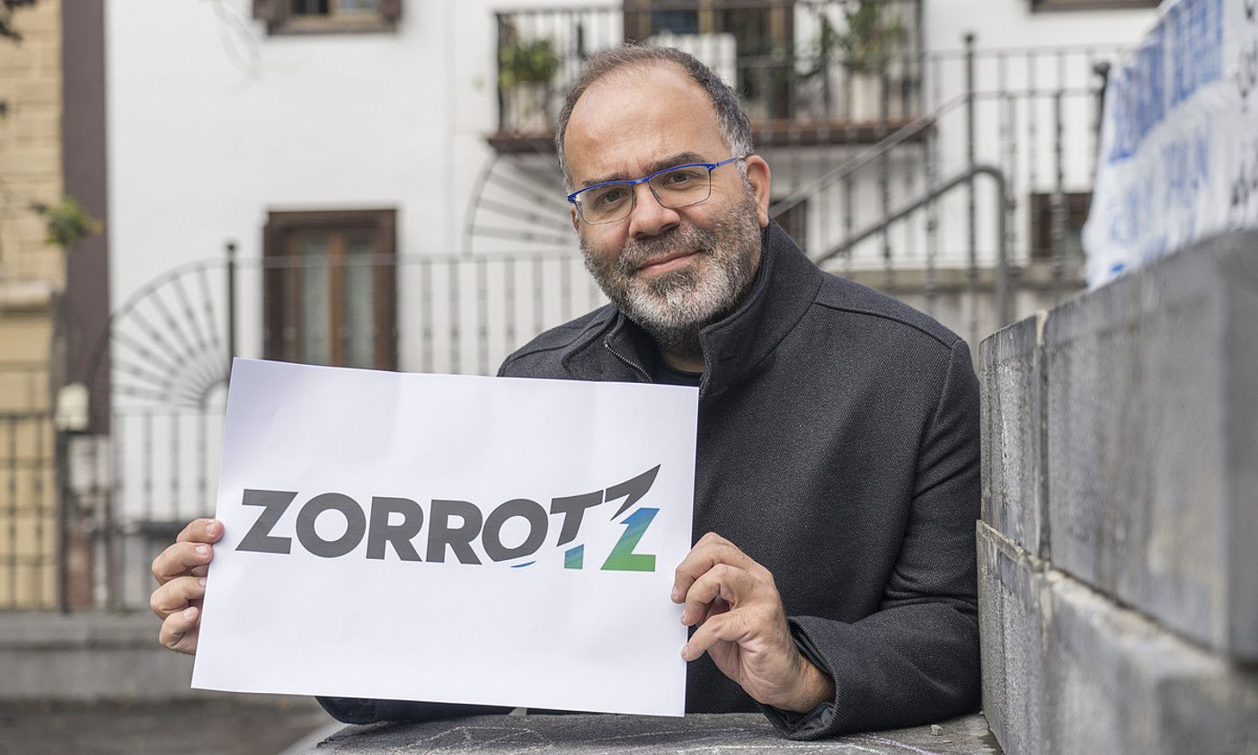 Igor Meltxorrek sortu du Zorrotz hedabide eta argitaletxea, beste lagun batzuekin batera. ANDONI CALLENADA / FOKU.