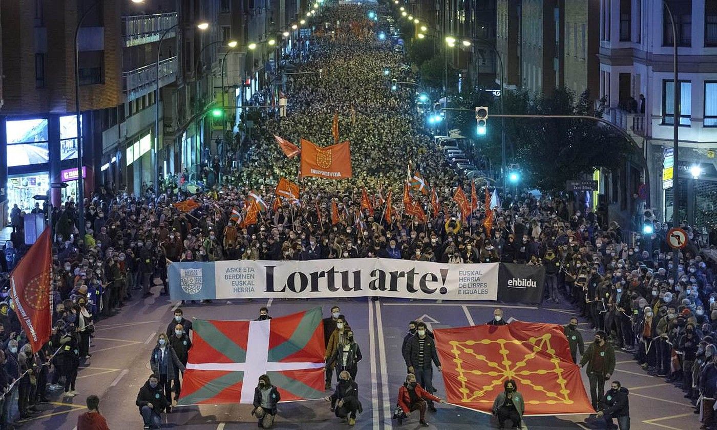 Manifestazio handien itxura berreskuratu zuen atzo Bilboko Autonomia kaleak. ARITZ LOIOLA / FOKU.