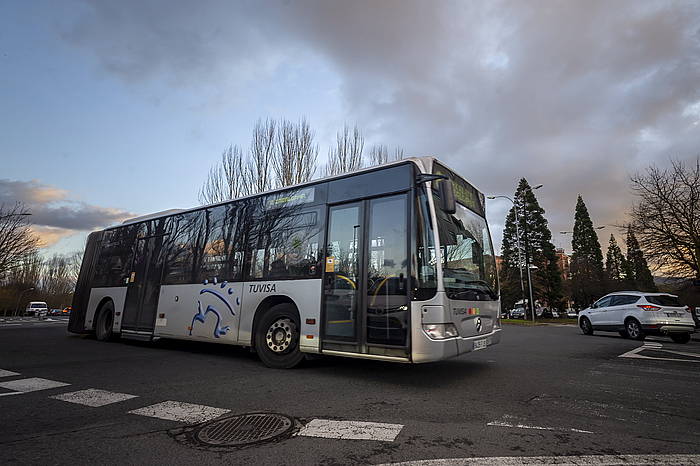 TUVISA Gasteizko enpresa publikoaren autobus bat. JAIZKI FONTANEDA / FOKU
