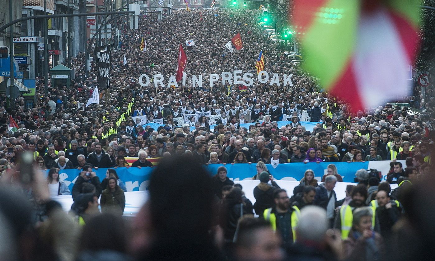 Sare Herritarrak iazko urtarrilean Bilbon euskal presoen eskubideen alde eginiko manifestazioa. LUIS JAUREGIALTZO / FOKU.