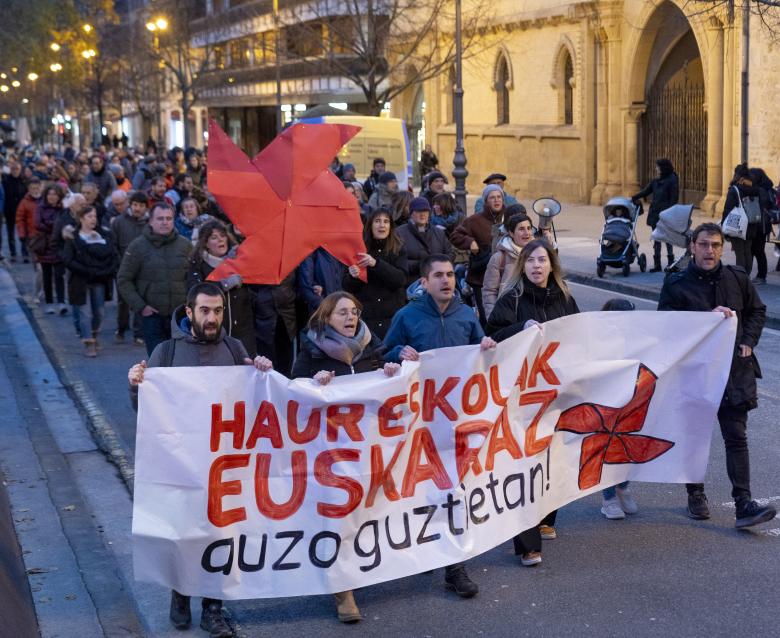 Iruñean euskarazko haur eskola gehiago eskatzeko manifestazio bat, artxiboko irudi batean. IÑIGO URIZ / FOKU