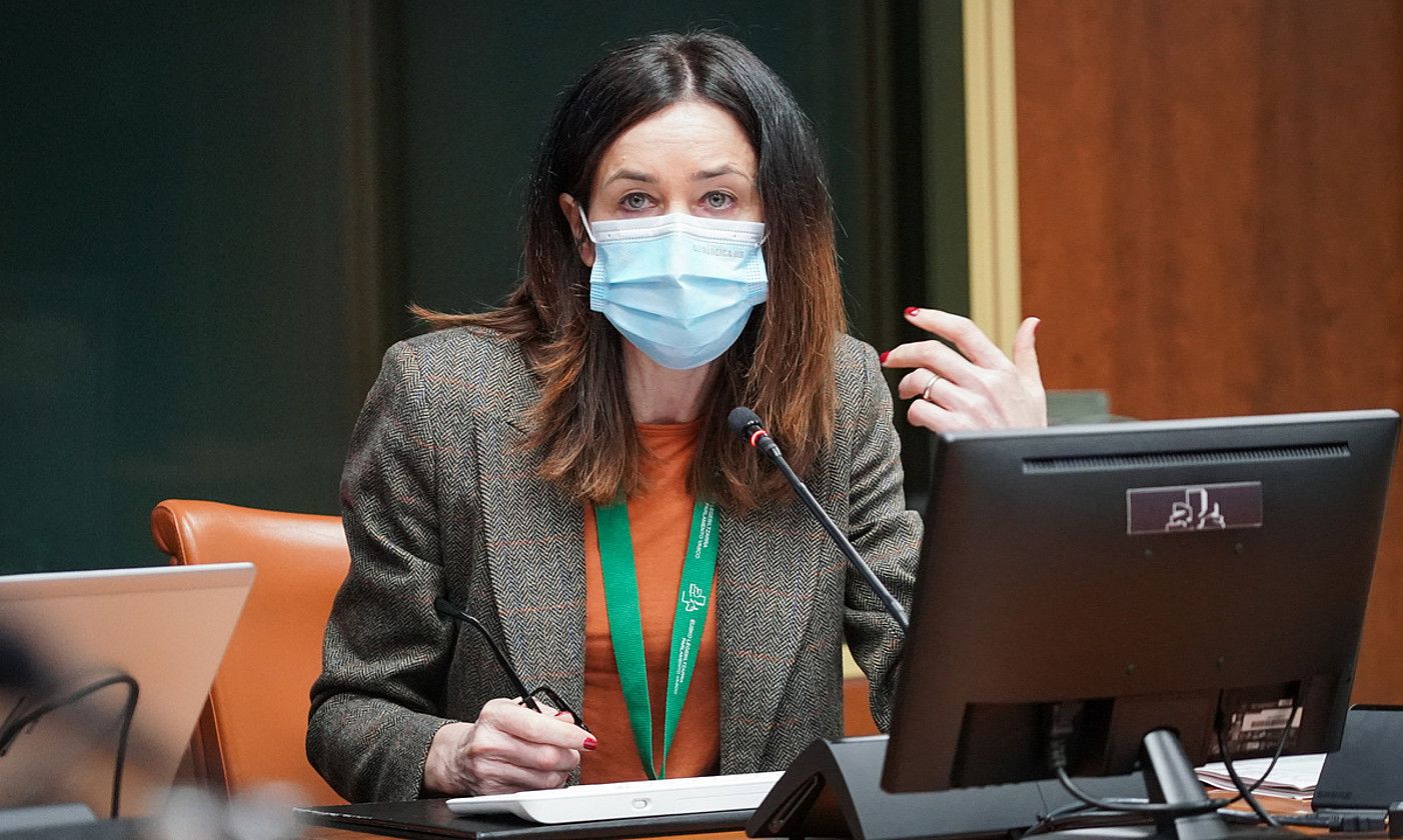 Miren Dobaran Eusko Jaurlaritzako Hizkuntza Politikarako sailburuordea, atzo, legebiltzarrean. ENDIKA PORTILLO / FOKU. Miren Dobaran Eusko Jaurlaritzako Hizkuntza Politikarako sailburuordea, atzo, legebiltzarrean. ENDIKA PORTILLO / FOKU.