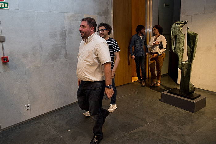 Unai Uhalde Geroa Baiko ordezkaria, gaur gauean Iruñean, PSNrekin bilera bukatu ostean. IñIGO URIZ, FOKU