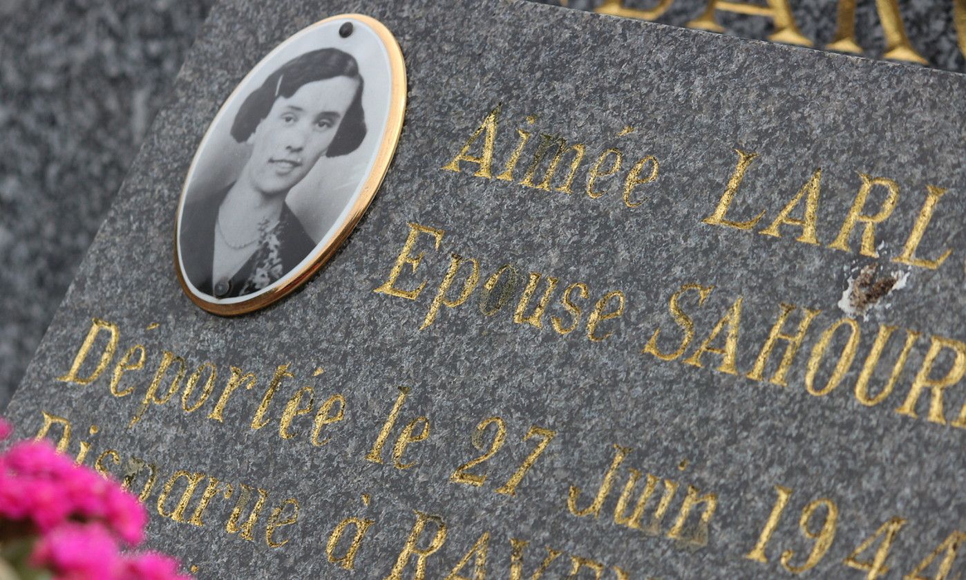 Aimée Larlusen hilobia Ospitalepeko hilerrian. Ravensbrückeko zigor-esparruan hil zen. ZALDI ERO. Aimée Larlusen hilobia Ospitalepeko hilerrian. Ravensbrückeko zigor-esparruan hil zen. ZALDI ERO.