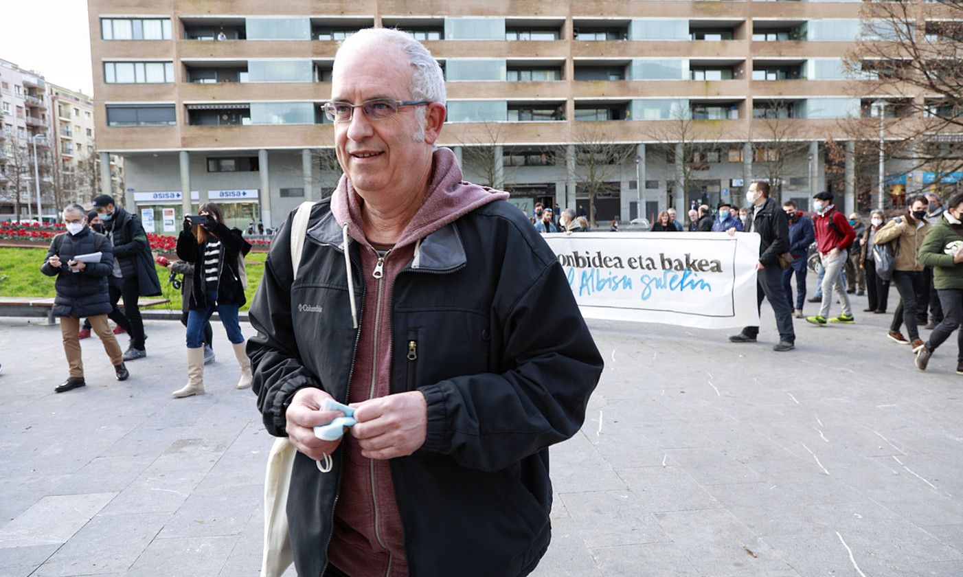 Mikel Albisu, Donostiako Auzitegira iristen, atzo. MAIALEN ANDRES / FOKU.