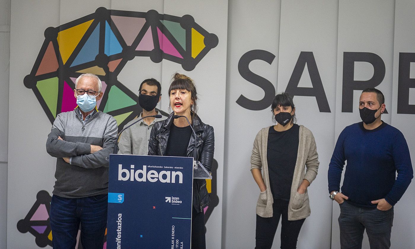 Sareren atzoko agerraldia, Gasteizen. Iaz bezala, herrietan egingo dituzte mobilizazioak. JAIZKI FONTANEDA / FOKU.