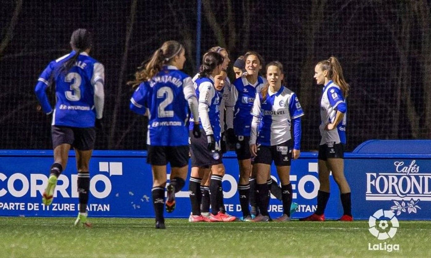 Alaveseko jokalariak, Madrili sartutako goletako bat ospatzen. LA LIGA. Alaveseko jokalariak, Madrili sartutako goletako bat ospatzen. LA LIGA.