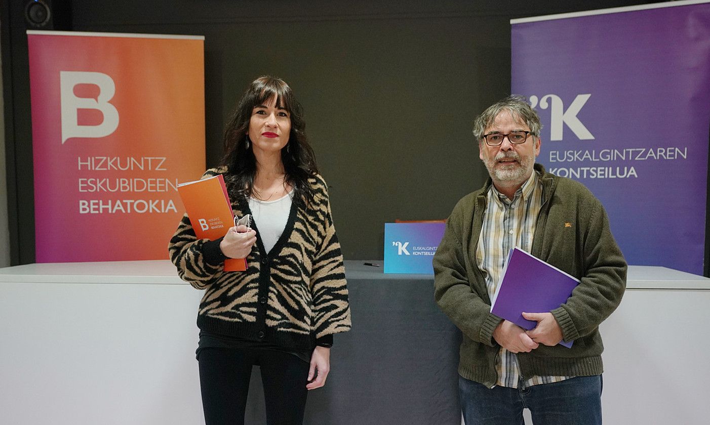 Behatokiko zuzendari Agurne Gaubeka eta Kontseiluko idazkari nagusi Paul Bilbao, atzo, Iruñean. ENDIKA PORTILLO / FOKU. Behatokiko zuzendari Agurne Gaubeka eta Kontseiluko idazkari nagusi Paul Bilbao, atzo, Iruñean. ENDIKA PORTILLO / FOKU.