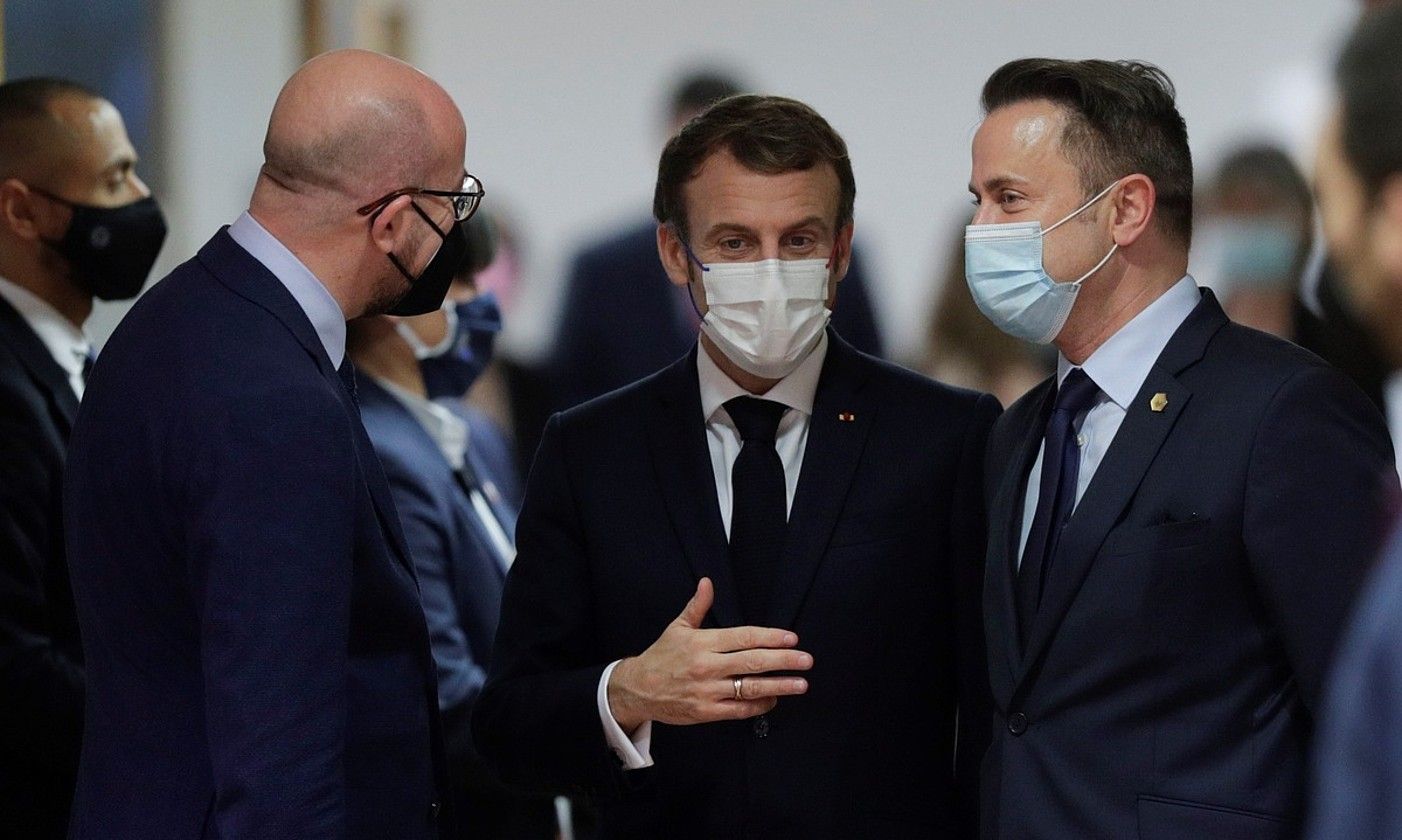 Michel, Macron eta Bettel, iragan abenduko Europar Kontseiluan. O. HOSLET / EFE.