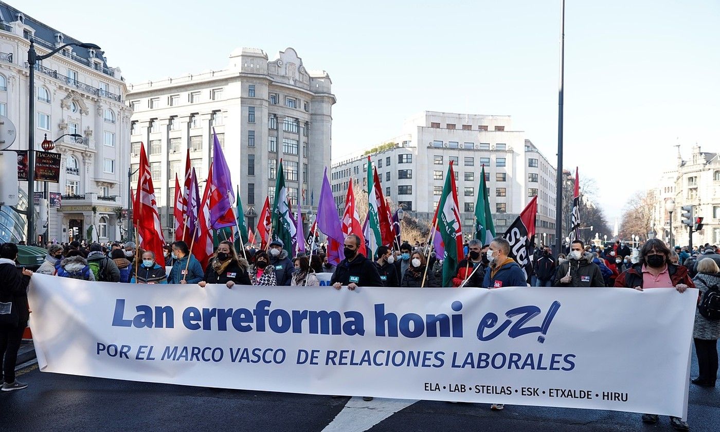 Gehiengo sindikalak Bilbon egindako manifestazioa, aurreko igandean. LUIS TEJIDO / EFE.