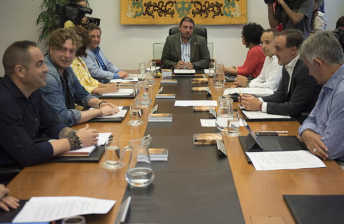 Gaurko mahaiaren eta eledunen batzordearen bilera. JAGOBA MANTEROLA