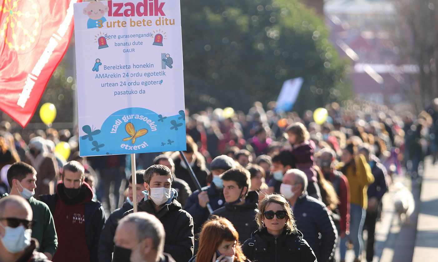 Iñigo Gutierrezen eta Maria Lizarragaren alaba Izadiren aldeko manifestazioa, Getxon (Bizkaia). OSKAR MATXIN EDESA / FOKU.