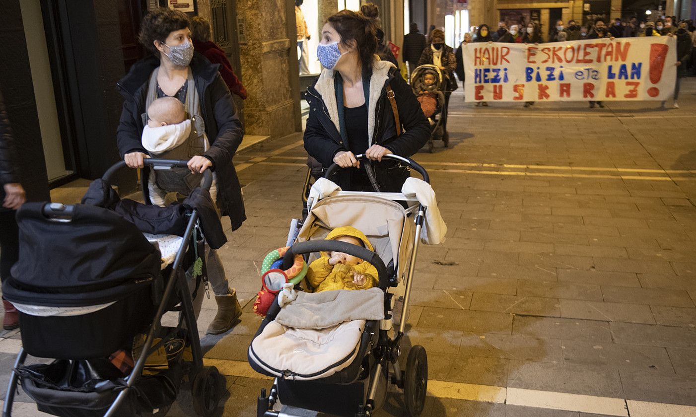 Euskarazko haur eskolen aldeko mobilizazioa, artxiboko irudi batean. J.M. / FOKU.