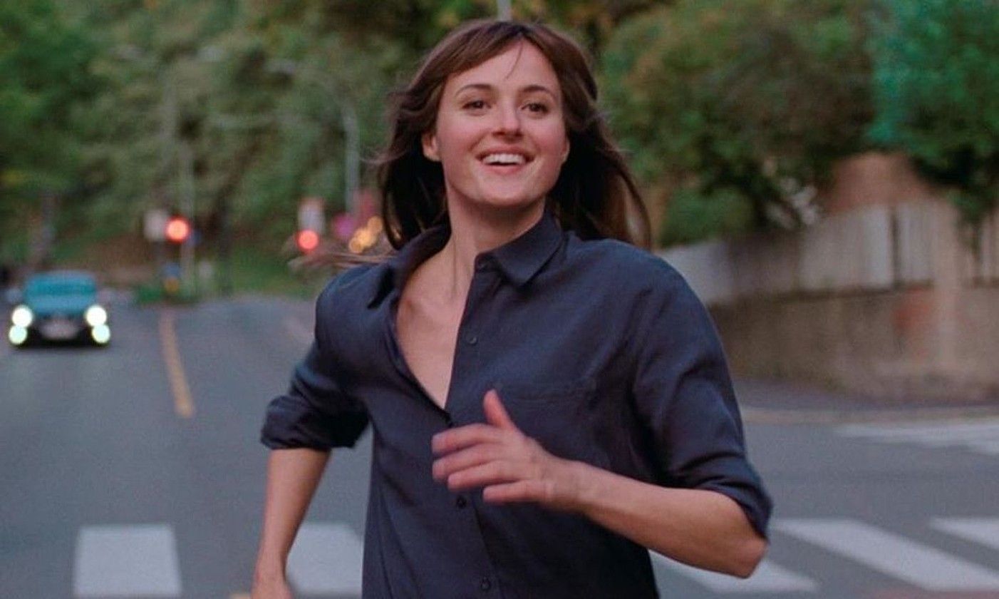 Julie da Joachim Trier zuzendari norvegiarraren Verdens Versten Menneske filmeko protagonista erabatekoa, Renate Reinsve aktoreak antzeztua. BERRIA. Julie da Joachim Trier zuzendari norvegiarraren Verdens Versten Menneske filmeko protagonista erabatekoa, Renate Reinsve aktoreak antzeztua. BERRIA.