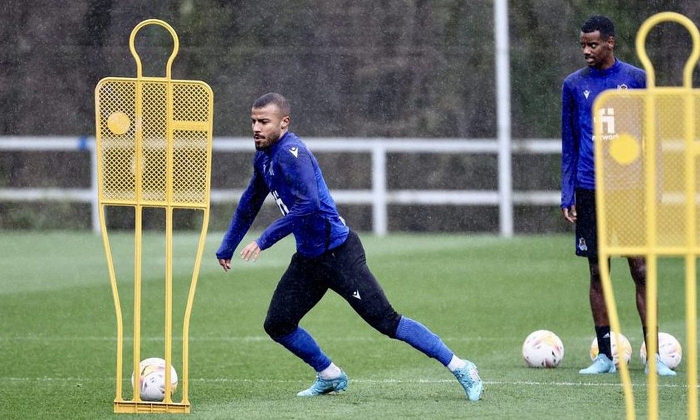 Rafael atzoko entrenamenduan, Zubietan. Gaurko osatua da brasildarra. REALA.