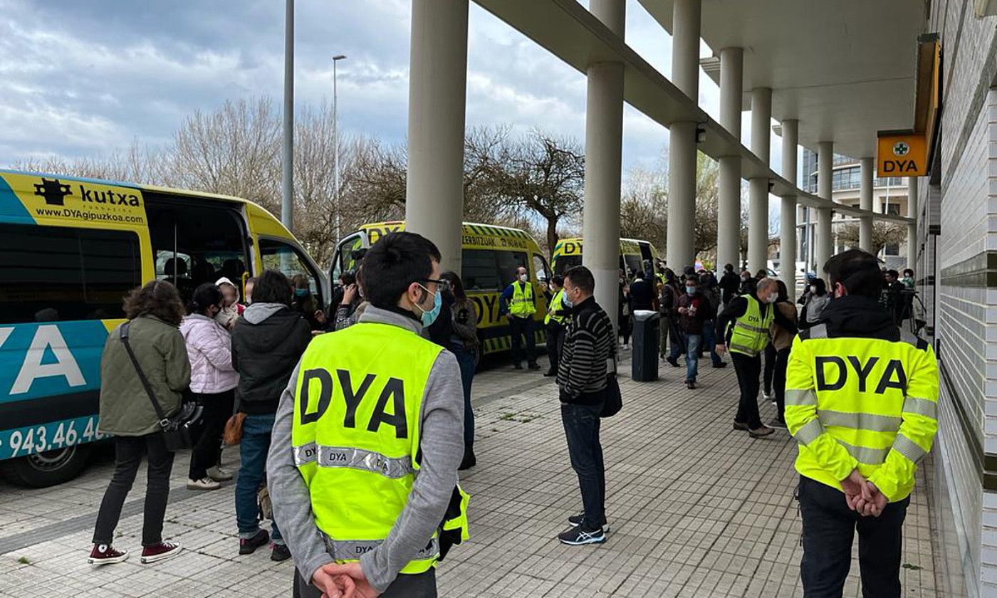 DYAko hiru furgonetak atzo heldu ziren Donostiara. BERRIA.