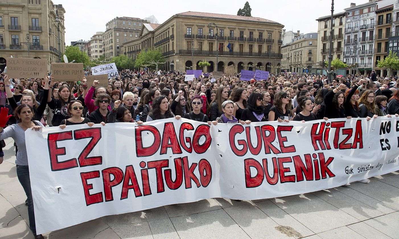 Sexu eraso baten aurkako manifestazioa, Iruñean. IÑIGO URIZ / FOKU.