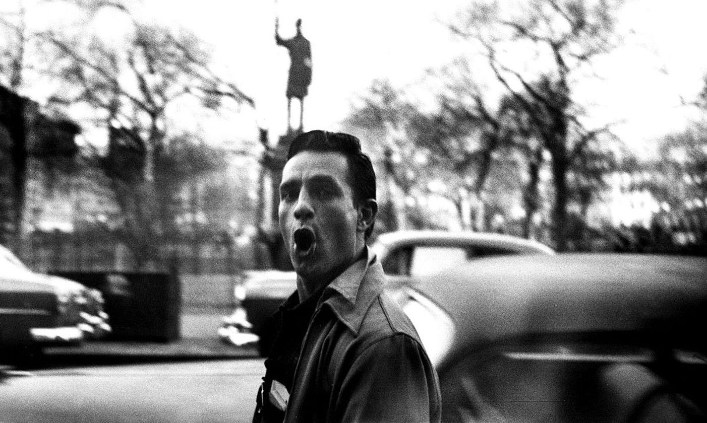 Jack Kerouac idazlea, Allen Ginsberg belaunaldikide, idazle eta lagunak ateratako erretratu batean. EFE/THE ALLEN GINSBERG LLC. Jack Kerouac idazlea, Allen Ginsberg belaunaldikide, idazle eta lagunak ateratako erretratu batean. EFE/THE ALLEN GINSBERG LLC.