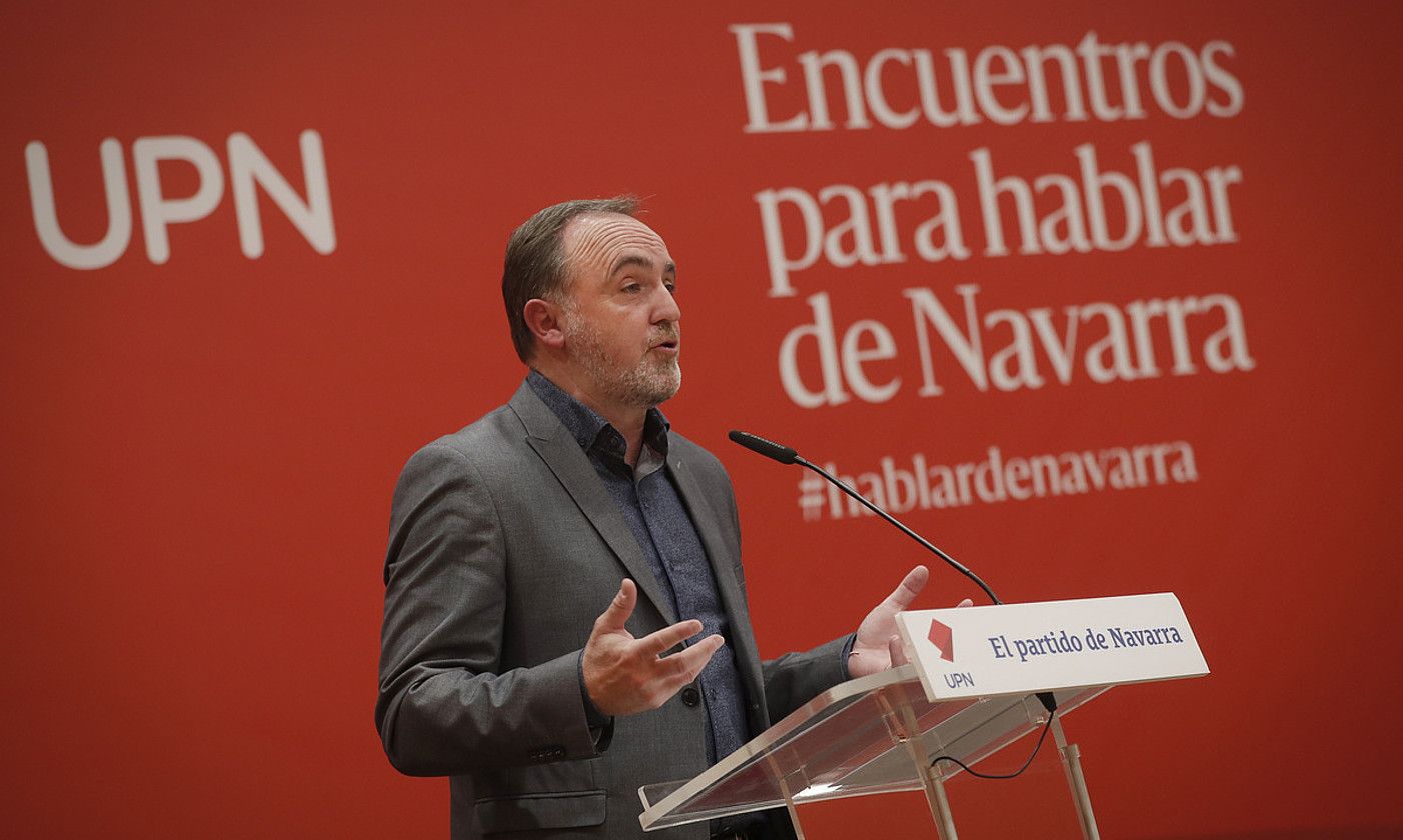 Javier Esparza UPNko presidente eta Navarra Sumako eleduna, iragan ostiralean, Baluarten. VILLAR LOPEZ / EFE.