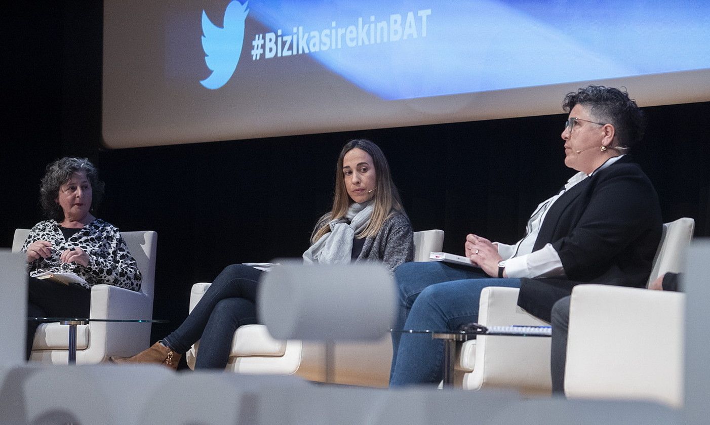 Hainbat ikastetxetako ordezkariek euren esperientziak partekatu zituzten. MARISOL RAMIREZ / FOKU. Hainbat ikastetxetako ordezkariek euren esperientziak partekatu zituzten. MARISOL RAMIREZ / FOKU.