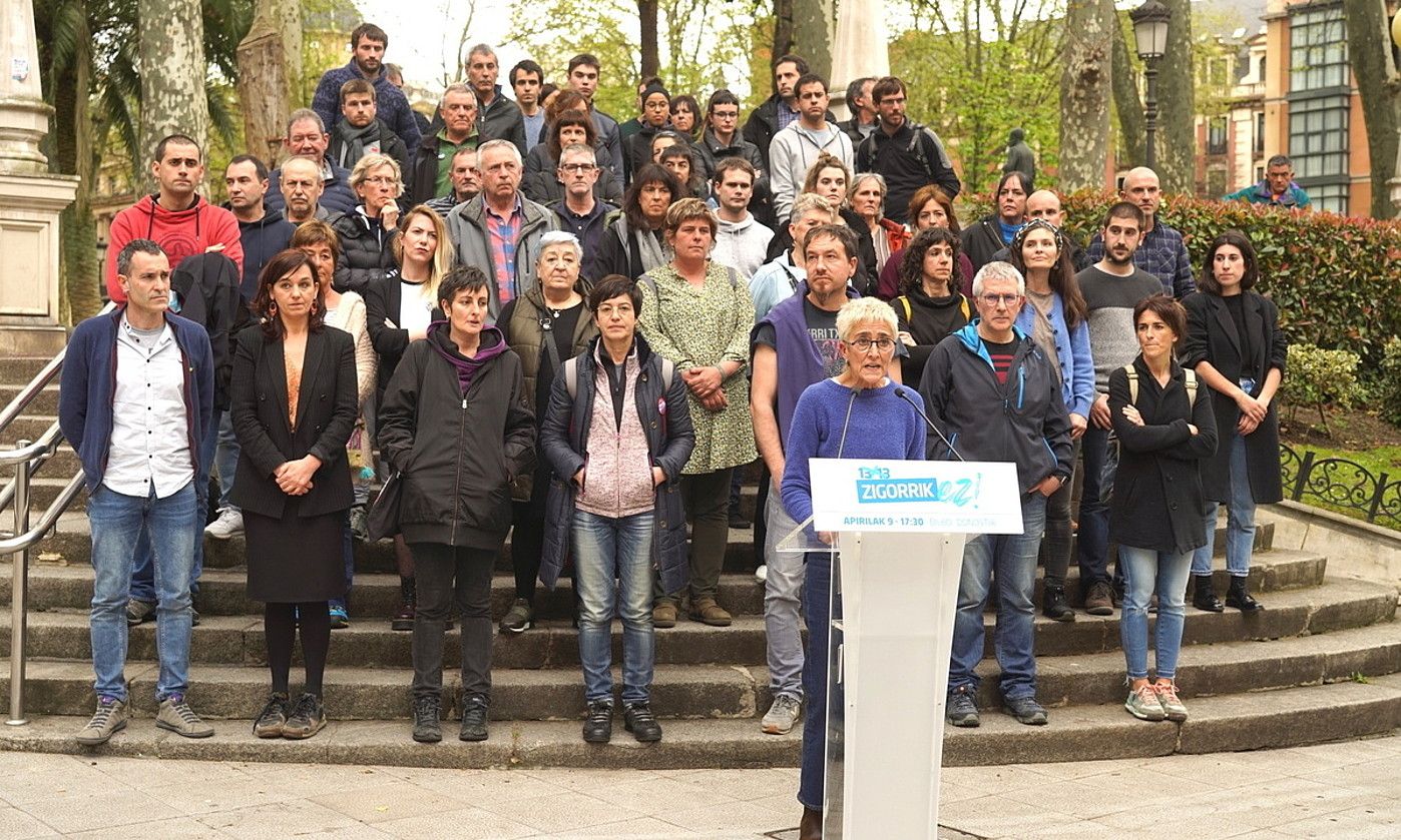 Auzipetuen herrietako plataformen eta eragileen agerraldia, atzo, Bilbon. MONIKA DEL VALLE / FOKU.