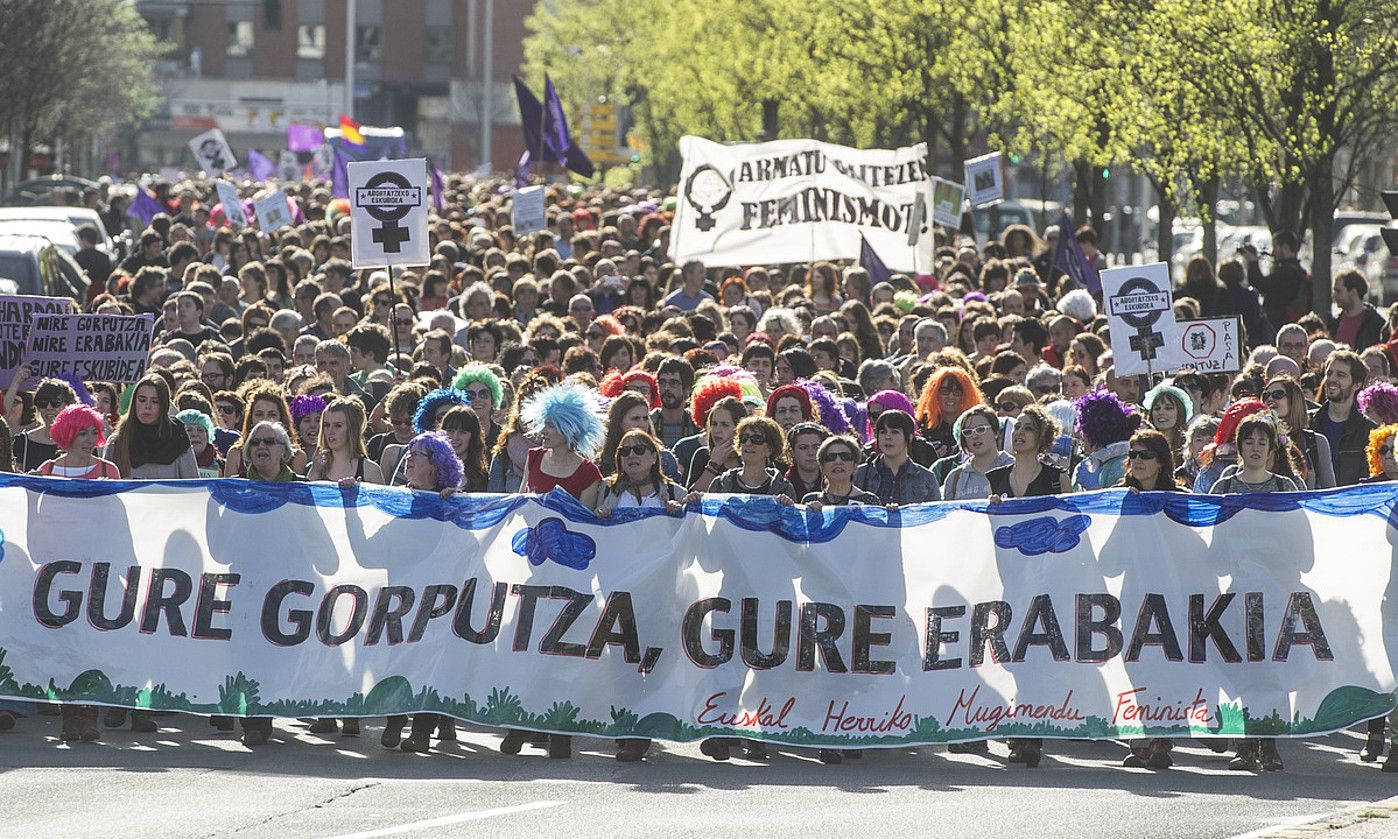 Abortatzeko eskubidearen aldeko manifestazio bat, Iruñean, 2014an. JAGOBA MANTEROLA / FOKU.