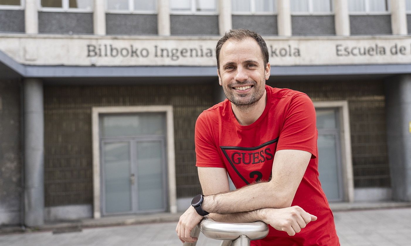 David Novoa fisikaria, EHUren Bilboko Ingeniaritza Eskolan. MARISOL RAMIREZ / FOKU. David Novoa fisikaria, EHUren Bilboko Ingeniaritza Eskolan. MARISOL RAMIREZ / FOKU.