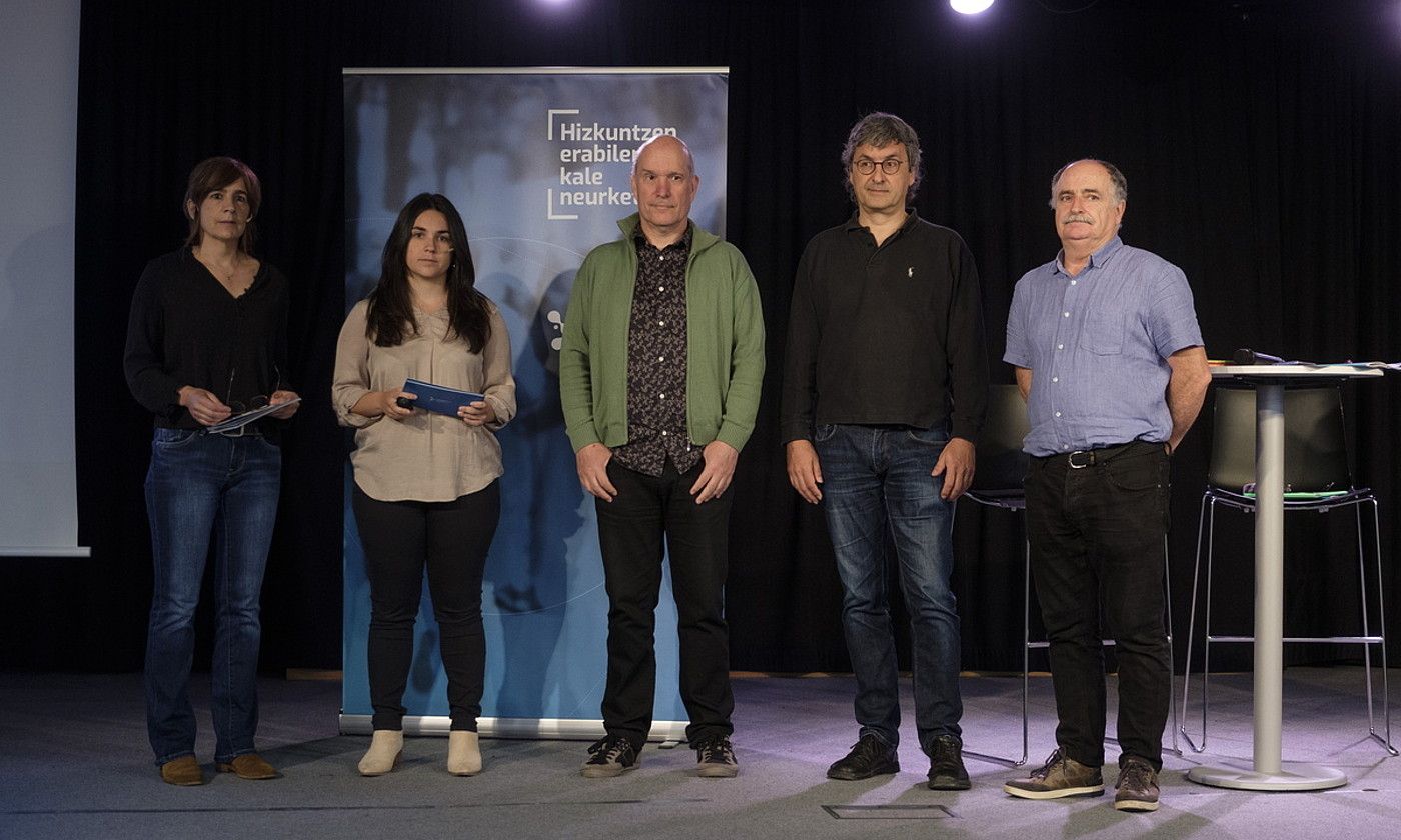 Ezkerretik eskuinera, Olatz Altuna, Maialen Iñarra, Imanol Larrea, Iñaki Iurrebaso eta Xabier Isasi. JON URBE / FOKU.