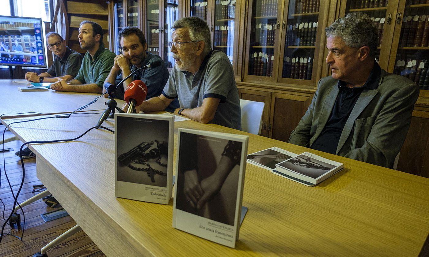 Manu Lopez, Lander Majuelo, Gaizka Ugalde, Joxe Mari Berasategi eta Joxean Muñoz, atzo, Donostian. JON URBE / FOKU.